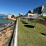 Piso Castell Con Vistas Al Mar, Piscina En La Primera Linea Appartement