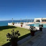 Piso Castell Con Vistas Al Mar, Piscina En La Primera Linea Appartement *